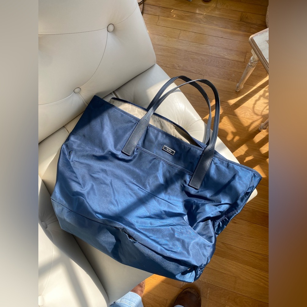 Tumi Voyageur Q-Tote Navy Nylon Leather Laptop Travel Tote Extra Large - Picture 9 of 12
